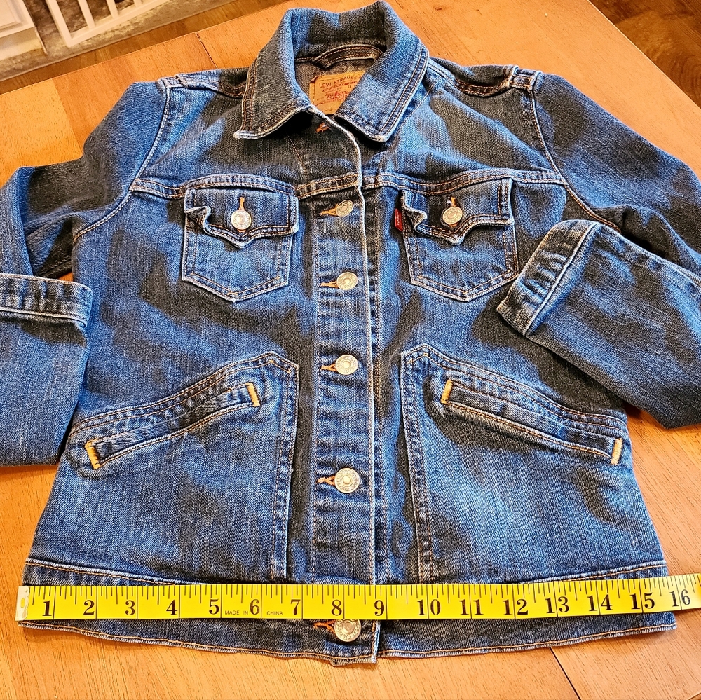 LEVI's Jean Jacket - Picture 7 of 10